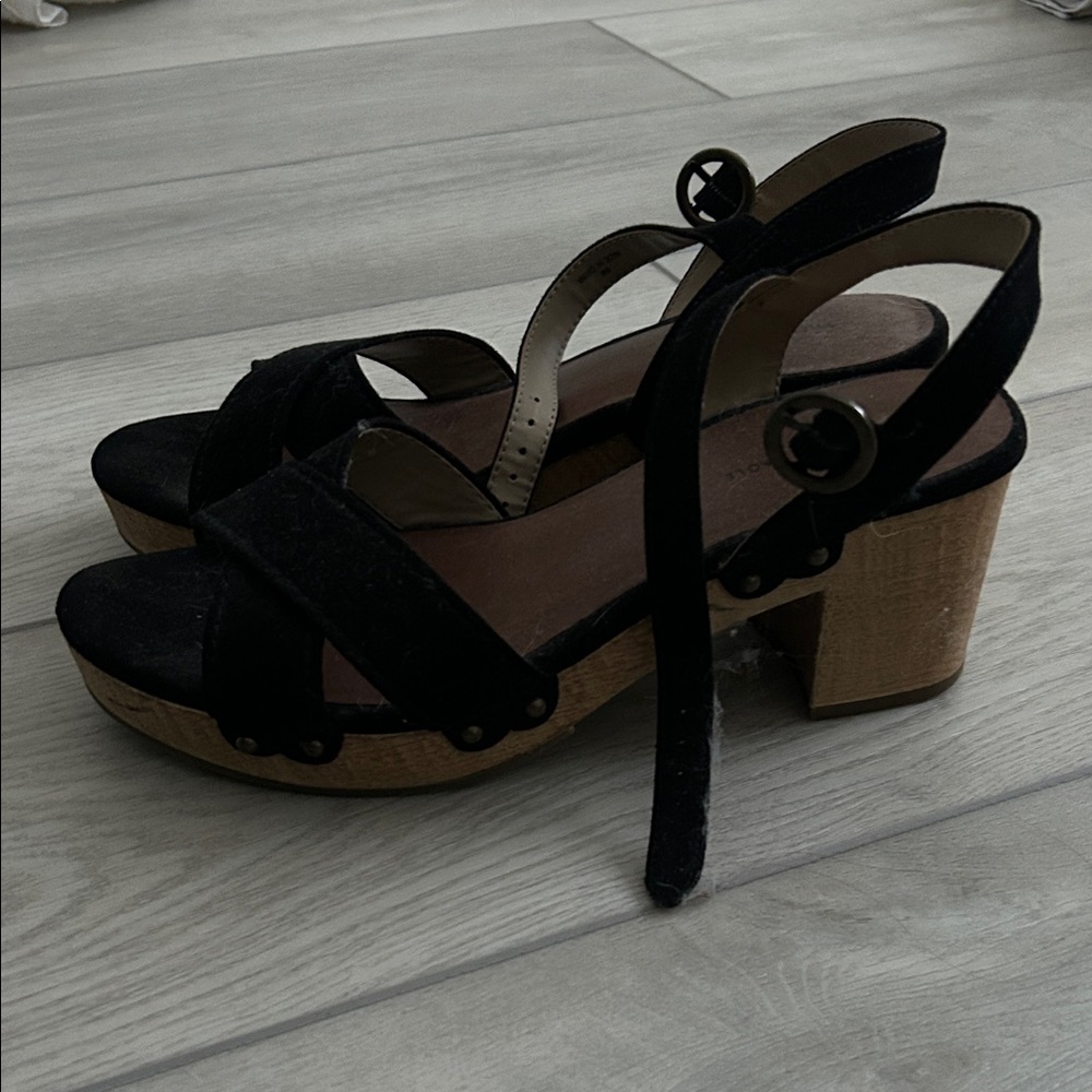 American Eagle Outfitters Black Platform Sandals
